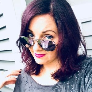 Meet your Posher, Adrienne